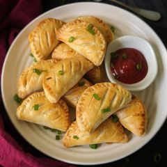 A picture of Mushroom and Cheese Empanadas.