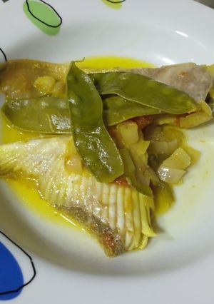 Una foto de Suquet de raya con tirabeques