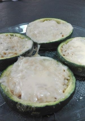 Una foto de Zapallitos rellenos de arroz integral