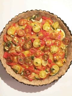 Una foto de Quiche de calabacín y tomate