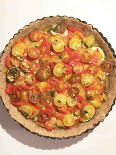 Una foto de Quiche de calabacín y tomate