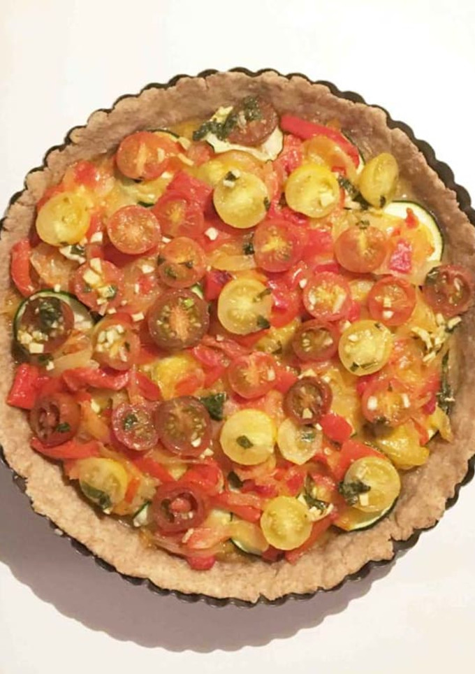Una foto de Quiche de calabacín y tomate