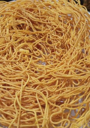 બેસન સેવ (Besan Sev Recipe In Gujarati) રેસીપી મુખ્ય ફોટો