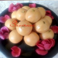 A picture of Besan Ladoo.