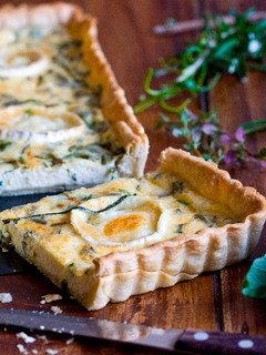 Una foto de Quiche de quesos y hierbas aromáticas