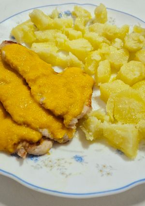 Una foto de Pavo con salsa de manzana