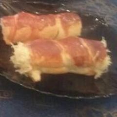 A picture of Puff pastry cheese rolls.