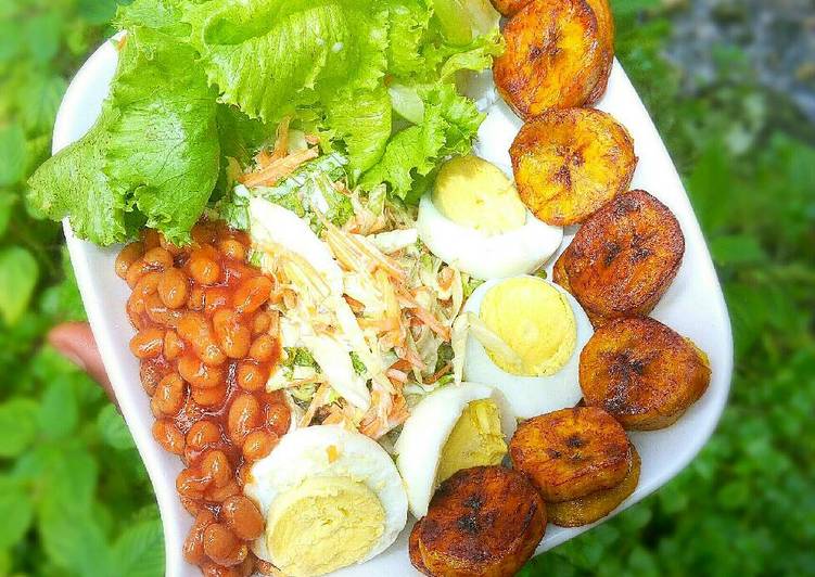 Veggie salad,baked beans hard boiled eggs and dodo