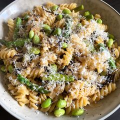 A picture of Asparagus, Edamame & Kombu (Kelp) Pasta.