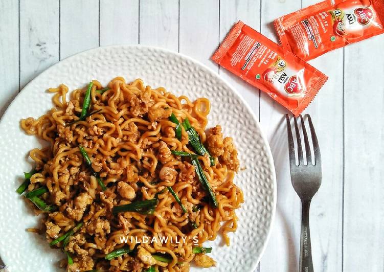 Bagaimana Membuat Mi Tiam (Mie goreng Manis), Bisa Manjain Lidah