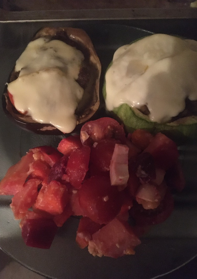 Una foto de Berenjenas o zapallitos rellenos