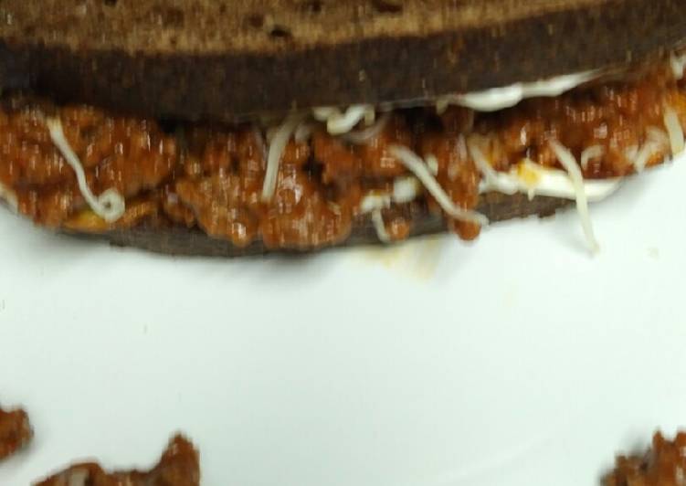 Simple Way to Make Speedy Sloppy Joe and Potatoes on Pumpernickel