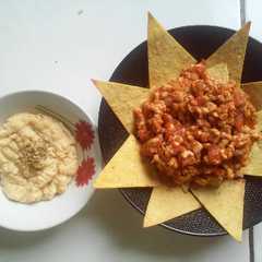 รูปของ Nachos with Chicken Bolognese and Cheese Sauce