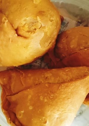 समोसे(samosa recipe in hindi) रेसिपी मुख्य फोटो