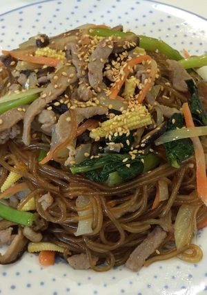 รูปของ ชับแช (ผัดวุ้นเส้นเกาหลี)