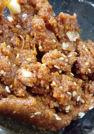 तिल गुड़ मूँगफली का हलवा (Til gur moongfali ka halwa recipe in Hindi) रेसिपी मुख्य फोटो