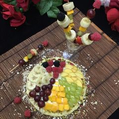 A picture of Furit pizza.