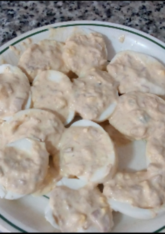Una foto de Huevos rellenos