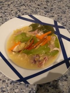 Una foto de Sopa Tom-Yam a nuestra manera
