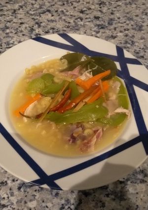 Una foto de Sopa Tom-Yam a nuestra manera