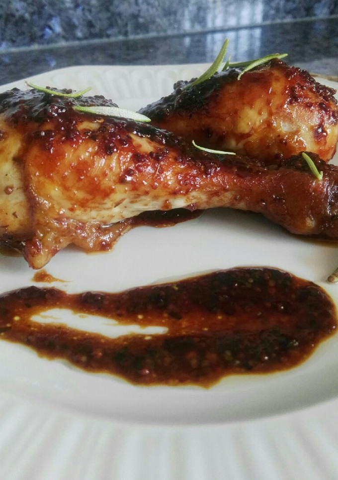 Una foto de Pollo asado con salsa de mostaza y miel