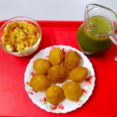A picture of Bombay Pani Puri.