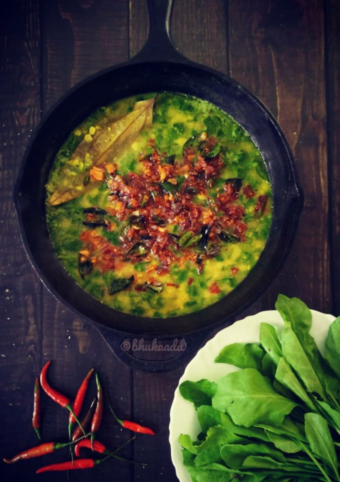 A picture of Palak moong dal.