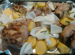 Una foto de Osobuco al horno con patatas.ॐ
