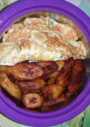 A picture of Fried plantain with egg.