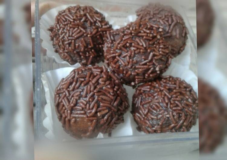 Cara Musim Gugur AppetizingBola-bola coklat
