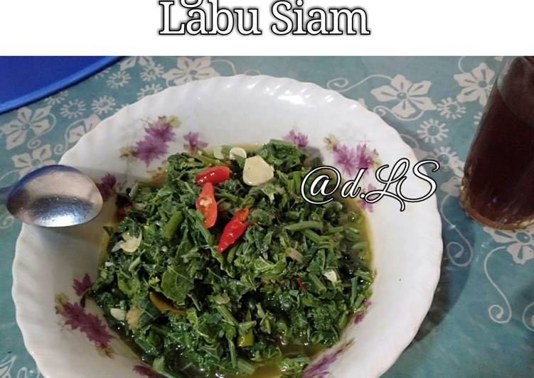 Bahan Membuat Oseng Daun Muda Labu Siam yang enak