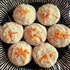 A picture of Jowar Idli.