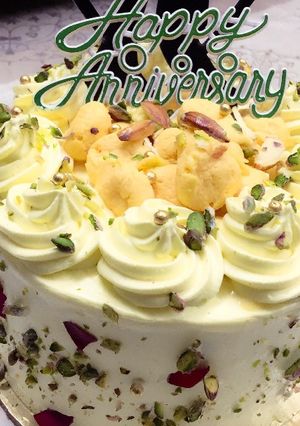 A picture of Eggless rasmalai cake.