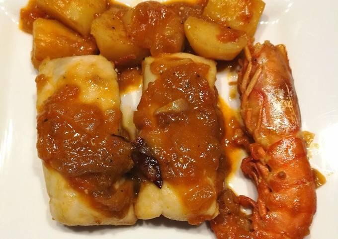 Guiso de merluza con gambas (fácil) 🦐🐟 Receta de Cris Cris- Cookpad