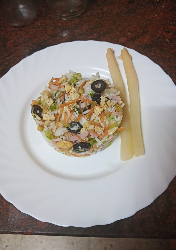Una foto de Ensalada de arroz tres delicias