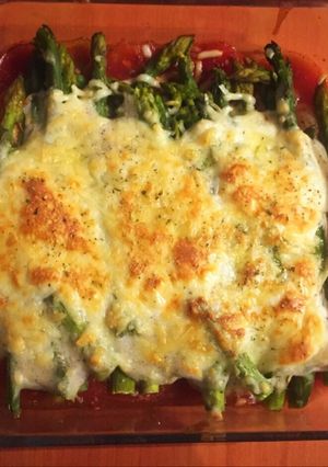 Una foto de Espárragos en salsa gratinado