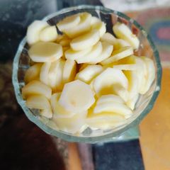 A picture of Galangal aachar.
