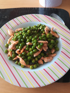 Una foto de Guisantes con pollo
