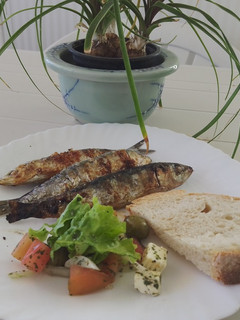 Foto de "Sardinha Assada com Salada de Queijo Feta"