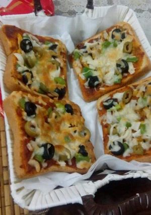 A picture of Bread pizza.