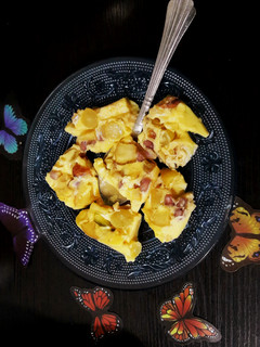 कर्ड स्टीम्ड फ्रूट बर्फ़ी (Curd steamed fruit barfi recipe in hindi) रेसिपी मुख्य फोटो