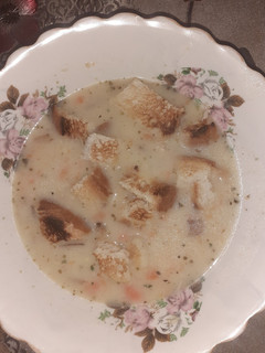 Fokhagymás sajtos krémleves egy kis pirítóssal 🤗 recept fotója