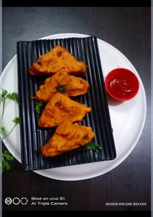 A picture of Bread pakoda.