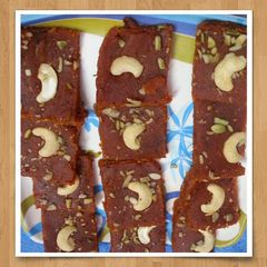 A picture of Carrot barfi with khoya.
