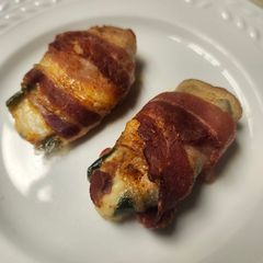 Brad's hot honey, shrimp, and mozzarella jalapeño poppers A picture of Brad's hot honey, shrimp, and mozzarella jalapeño poppers.
