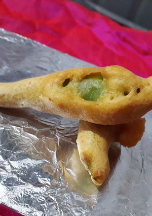 મરચા ના ભજીયા(marcha na bhajiya in gujarati) રેસીપી મુખ્ય ફોટો