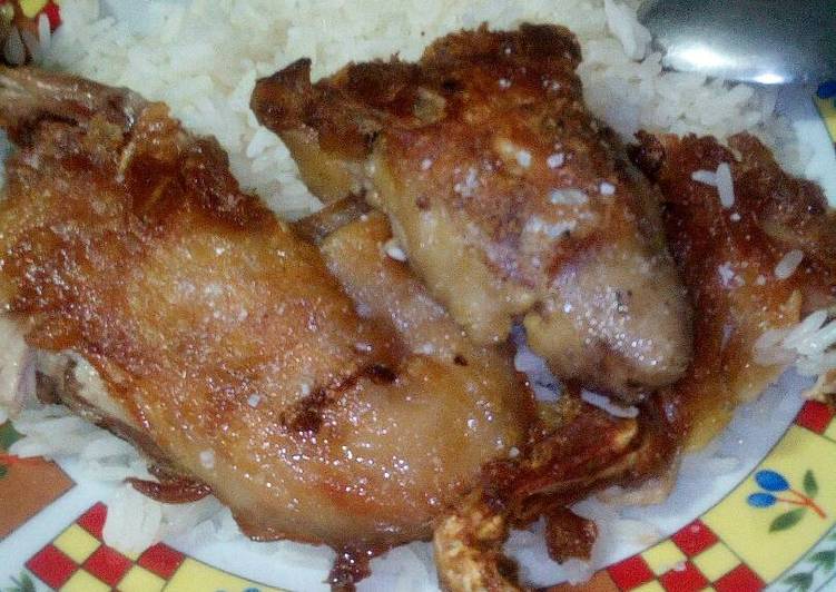 Cuy dorado con arroz