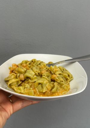 Una foto de Fideos Cremosos con Ajo Asado y Limón: Receta para Sorprender