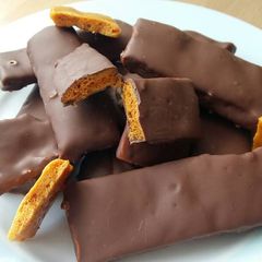 Vickys Homemade 'Cadburys Crunchie' Bars, GF DF EF SF NF A picture of Vickys Homemade 'Cadburys Crunchie' Bars, GF DF EF SF NF.