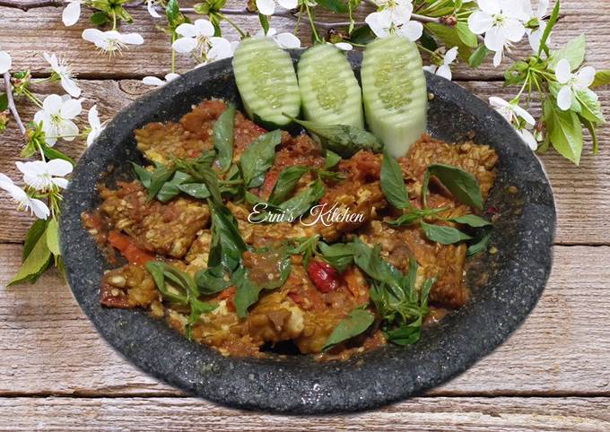 Tempe Penyet Sambal Kemangi